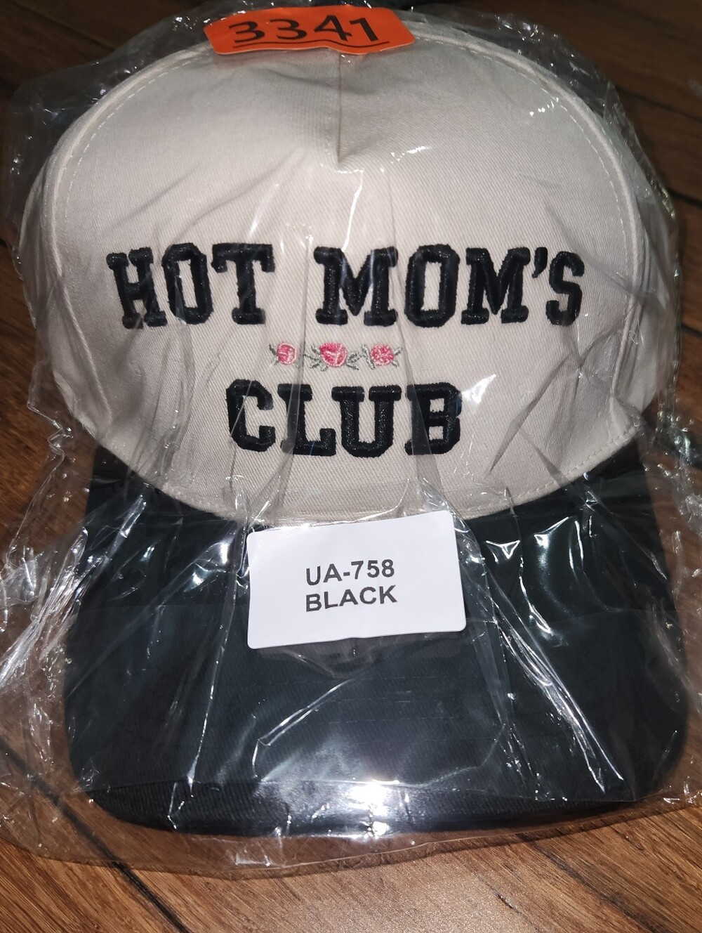 Cream Snapback Hat with Embroidered Detail